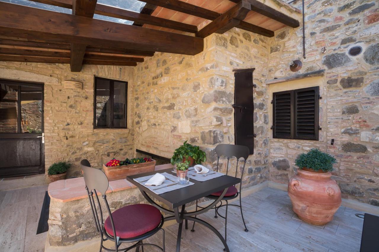 Dimora Delle Muse Bed & Breakfast Montalcino Bagian luar foto