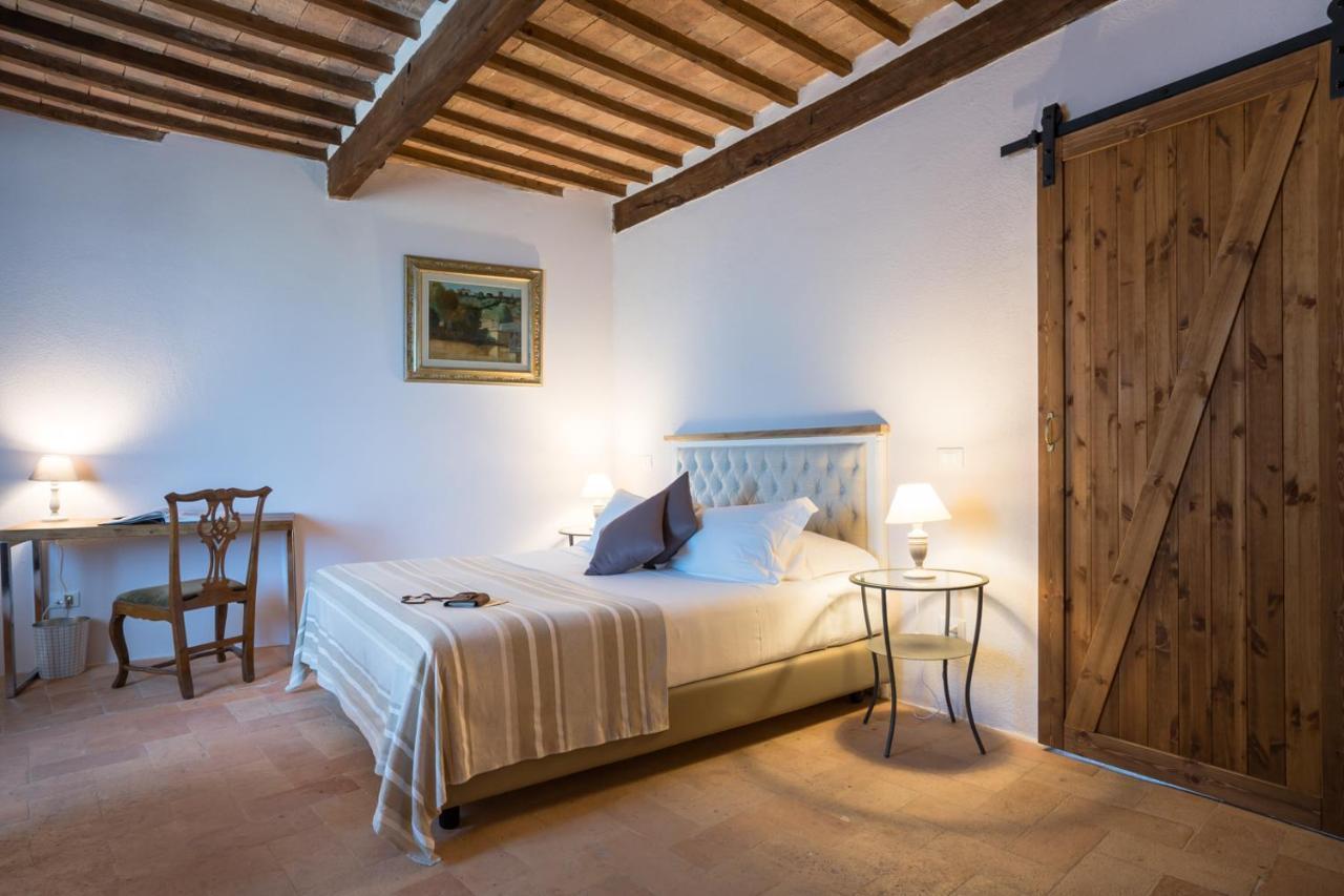 Dimora Delle Muse Bed & Breakfast Montalcino Bagian luar foto